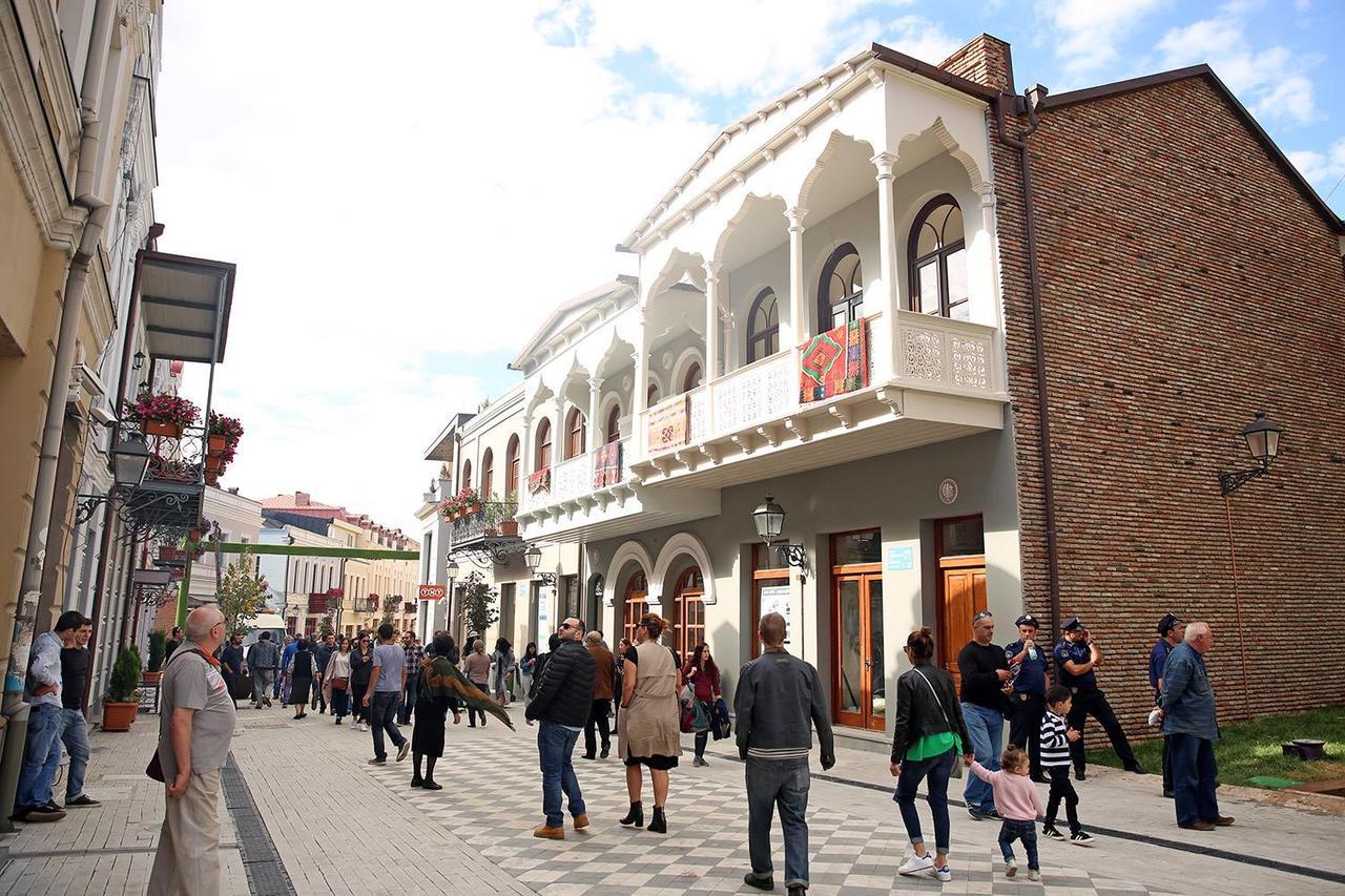 Luxury Apartments On Central Avenue Tbilisi Exterior photo